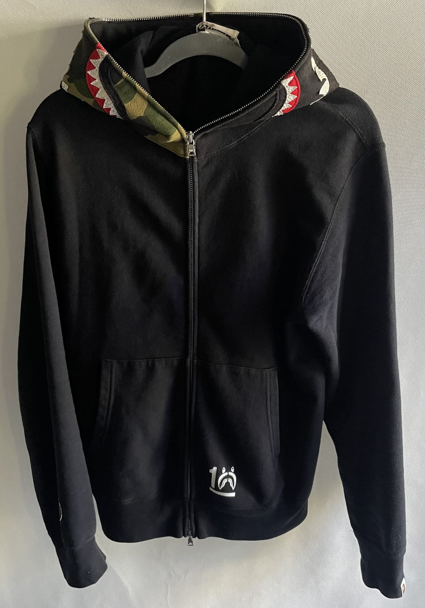 bape-bluza-258ijq-1.jpg Bape Shark 10th Anniversary 24h - obrazek 1