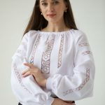 Biała ludowa bluzka ażurowa koronka