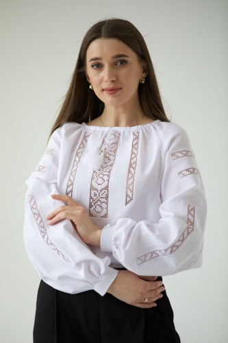 biale-bluzki-121jlh-1.jpg Biała ludowa bluzka ażurowa koronka - obrazek 1