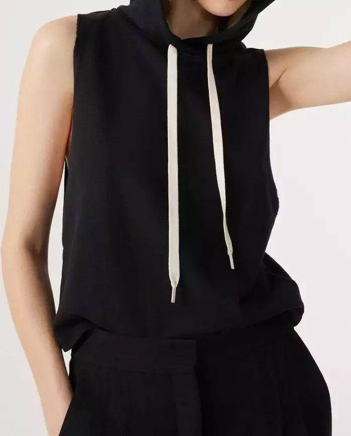 bluza-bez-rekawow-303pas.webp Czarna bluza bez rękawów Laya - obrazek 1