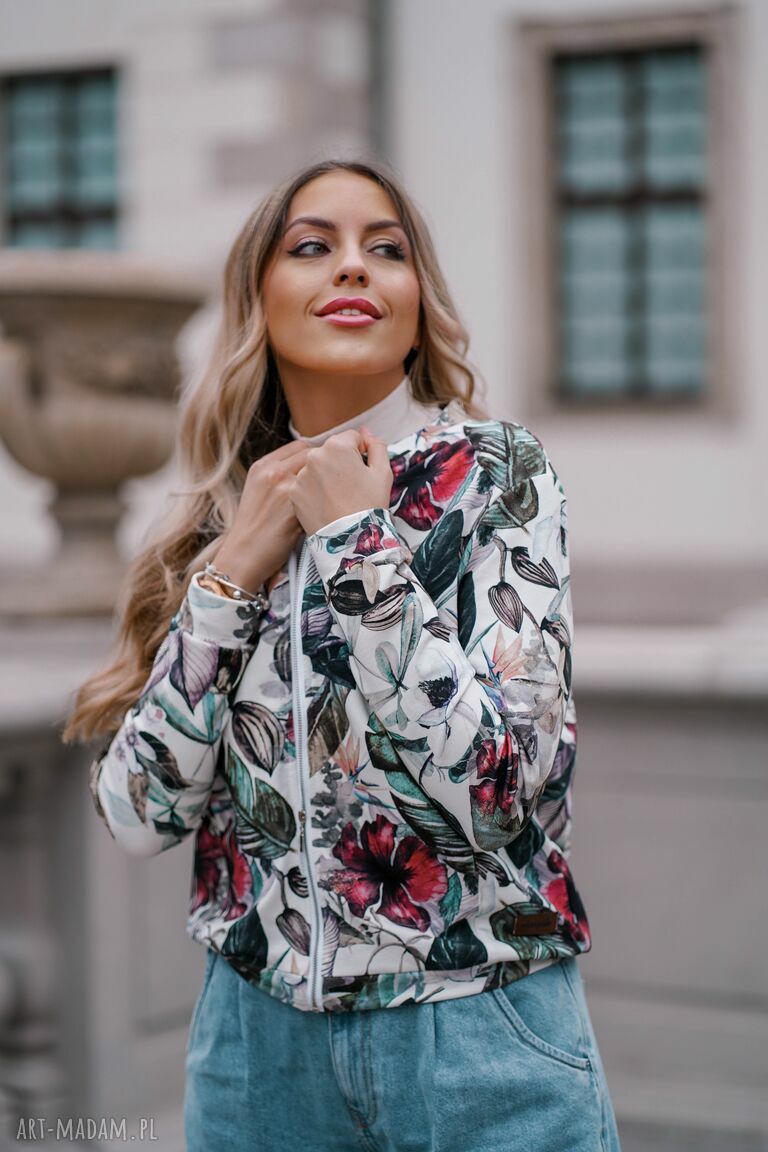 bluza-damska-elegancka-297mob-1.jpg biała bluza bomberka, damska bluza dresowa na zamek, elegancka wzorzysta bomberka s xl - obrazek 1