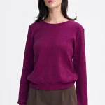 Elegancka bluza damska z dzianiny o prążkowanej strukturze