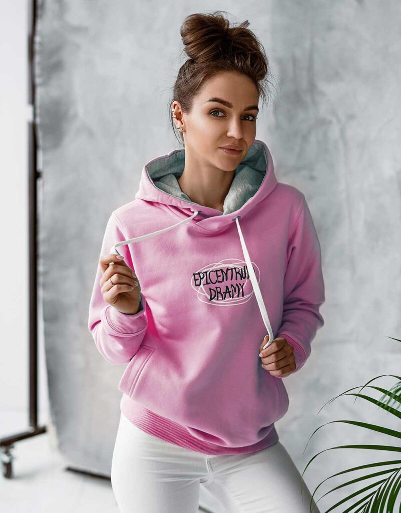 bluza-rozowa-398tii-1.jpg Różowa bluza damska z kapturem Epicentrum Dramy Szyta w PL - obrazek 1