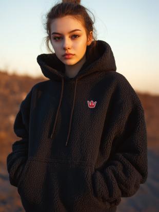 bluza-sherpa-damska-808lnb-1.jpg Bluza Sherpa Z Kapturem Damska Oversize Czarna Teddy Simple Crown - obrazek 1