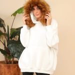 Bluza Fancy biała z futerkiem biała Femi Love