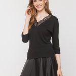 Czarne bluzki damskie – stylowe, eleganckie modele na wiele okazji | Bialcon | 1