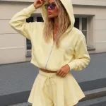 Bluzy młodzieżowe damskie