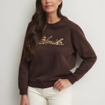 Brązowa bluza damska z logo BLZDT 0084 89(W23)