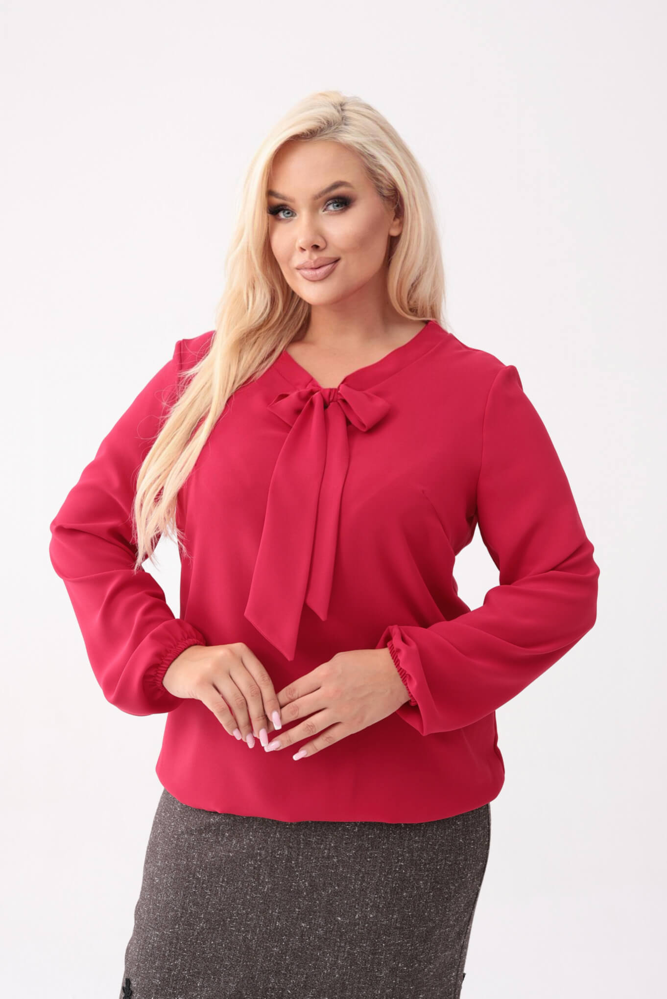 czerwone-bluzki-203egv-1.jpg Elegancka czerwona bluzka Livia z wiązaniem PLUS SIZE XXL OVERSIZE - obrazek 1