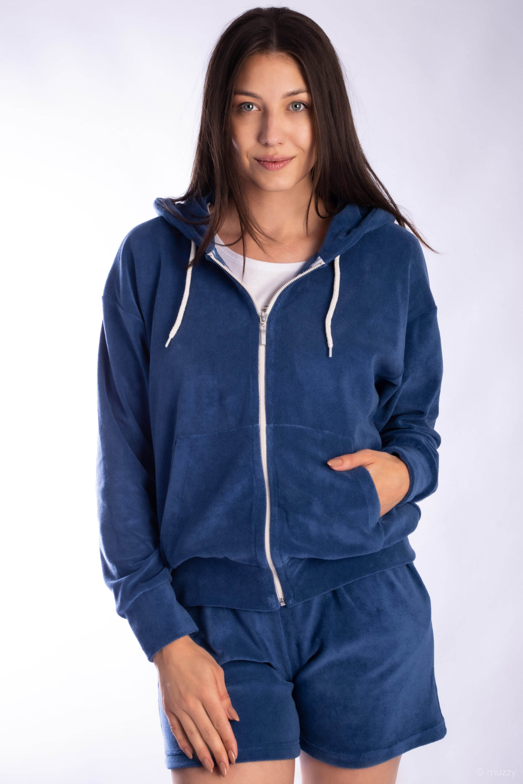 granatowa-bluza-damska-451nbx-1.jpg Bluza damska frota z kapturem rozpinana granatowa HOMEWEAR - obrazek 1