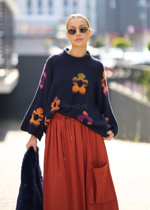 granatowy-sweter-750uge-1.jpg Sweter Retro Bloom Granatowy - obrazek 1