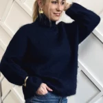 Moherowy sweter z golfem granatowy • Verdez Butik