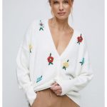 Beżowy sweter rozpinany medicine długi, z aplikacjami, z długim rękawem RS23.SWD104 / 05903511816656 Swetry rozpinane damskie myBaze.com
