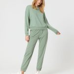 Bluza ze ściągaczami Kolor zielony SINSAY 6363J 07X