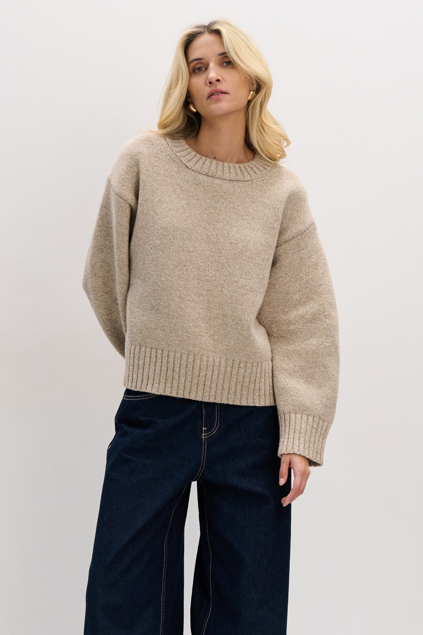 sweter-z-welna-172els.jpg Sweter z wełny merynos o grubym splocie beżowy - obrazek 1