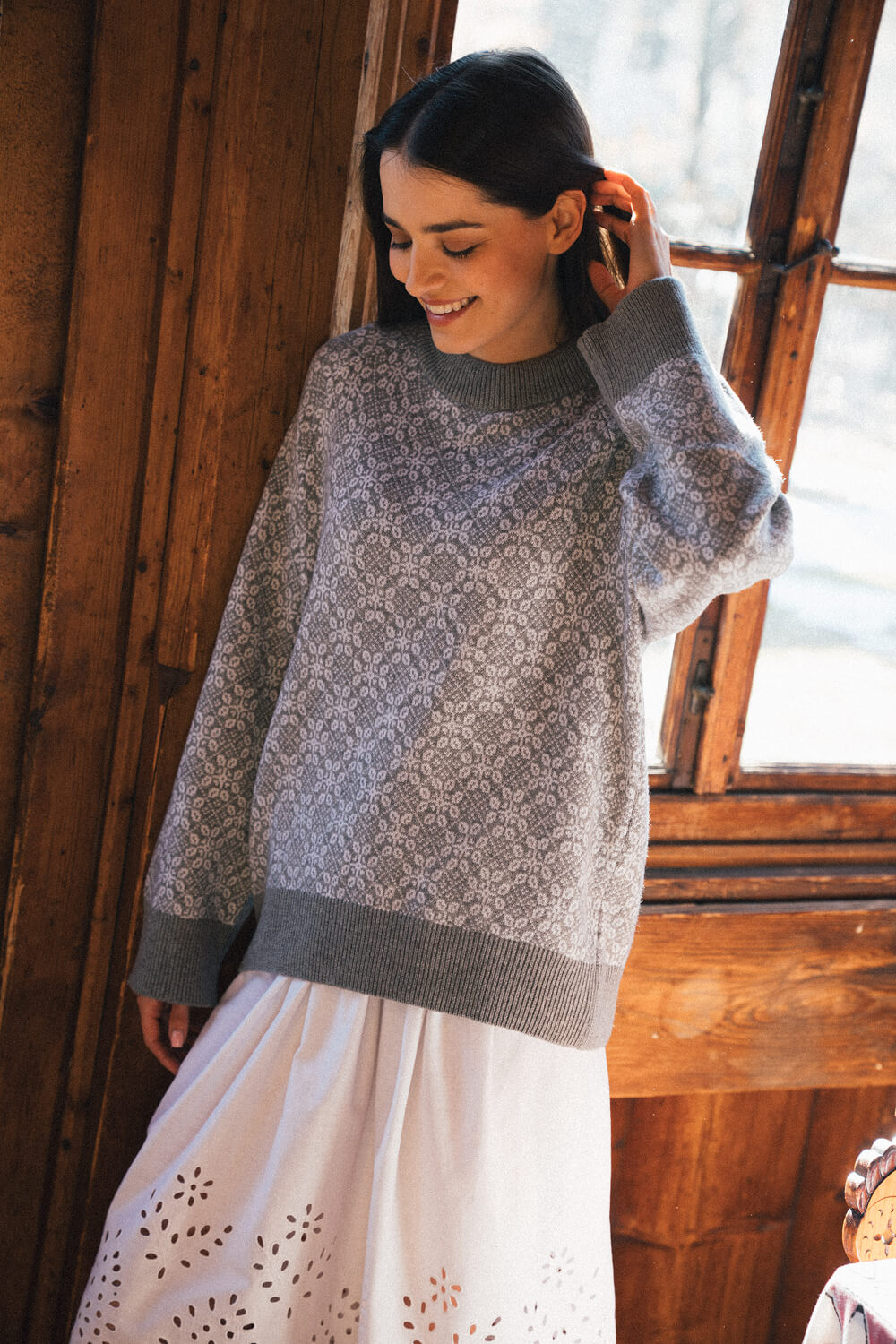 sweter-z-welna-276dwe.jpg Damski sweter z wełny merino we wzory beskidzkie – BARIBAL BESKIDZKI RWS – Kremowy chabrowy | KOPYTO - obrazek 1