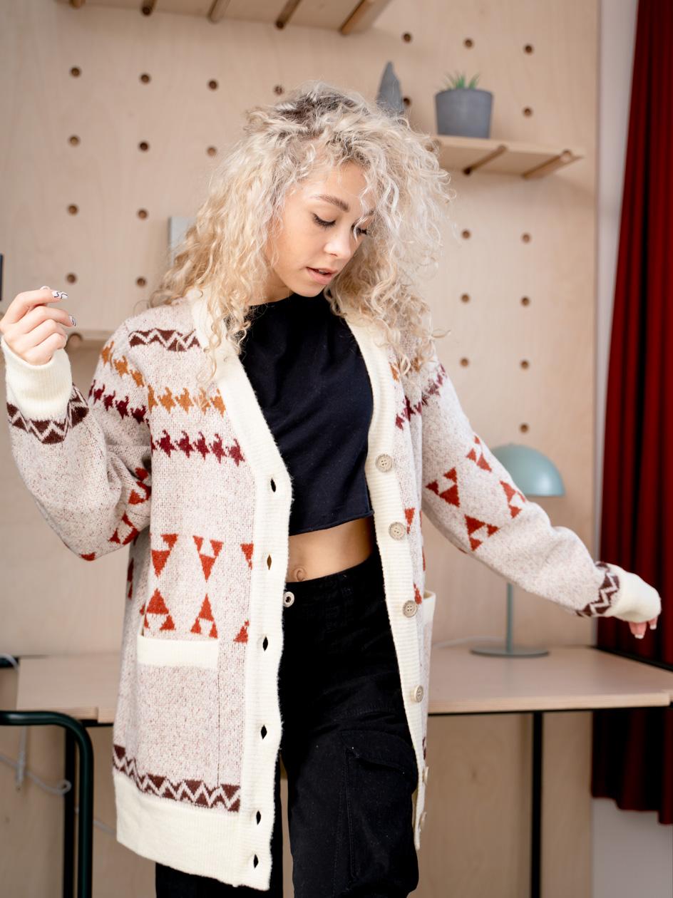 sweterek-rozpinany-damski-745jwm-1.jpg Damski Sweter Rozpinany Oversize Iriedaily Britty Knit Beżowy - obrazek 1