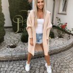 Długi sweter kardigan Beti z kapturem Polski producent J&K premium kremowy