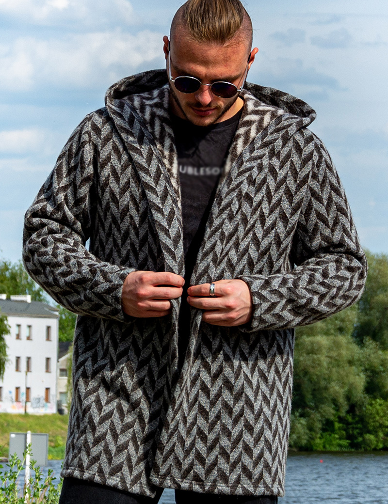 welniany-kardigan-555lxh.jpg Wełniany kardigan z kapturem – dzianina "warkocz - obrazek 1