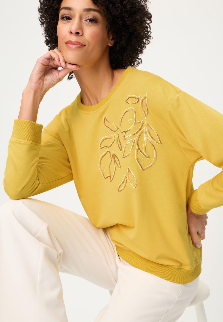 zolta-bluza-470rej.jpg Żółta bluza damska Cora Jersey z haftem – Golden Glow - obrazek 1