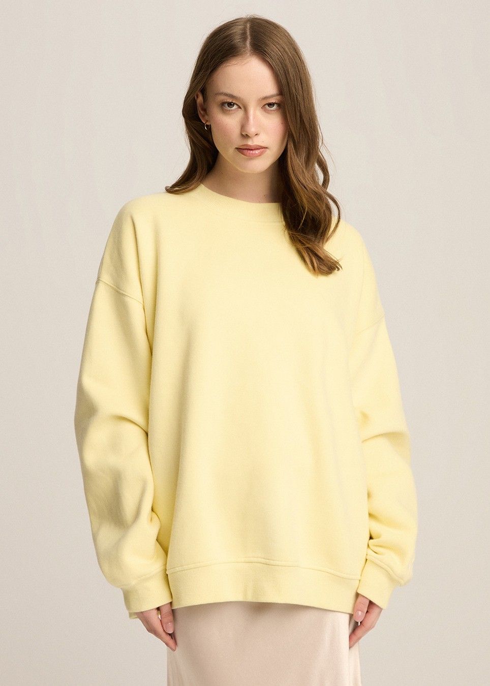 zolta-bluza-702mbk-1.jpg Oversizowa bluza damska - obrazek 1