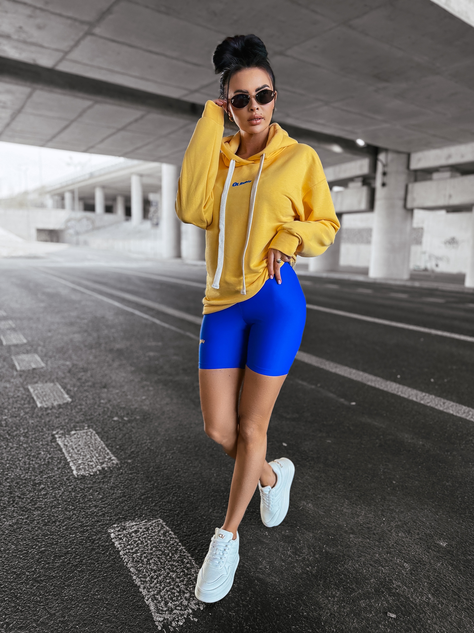 zolta-bluza-damska-021ehq.jpg Bluza damska z kapturem NORTH OLAVOGA żółta - obrazek 1